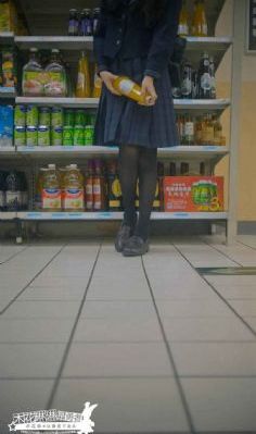 法国全透明时装秀_大片在线观看