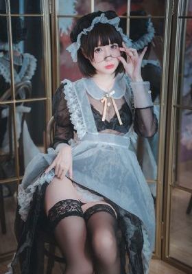 欧美人妖干美女_720超清在线观看